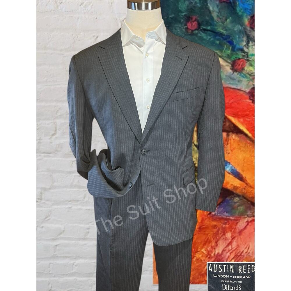 Austin Reed Mens 46R 40x32 Gray Pinstripe 2 Piece Suit U.S.A.